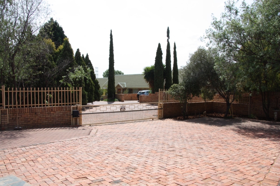 3 Bedroom Property for Sale in Langenhovenpark Free State